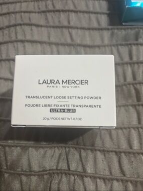 laura mercier Translucent Loose Setting Powder - White Box